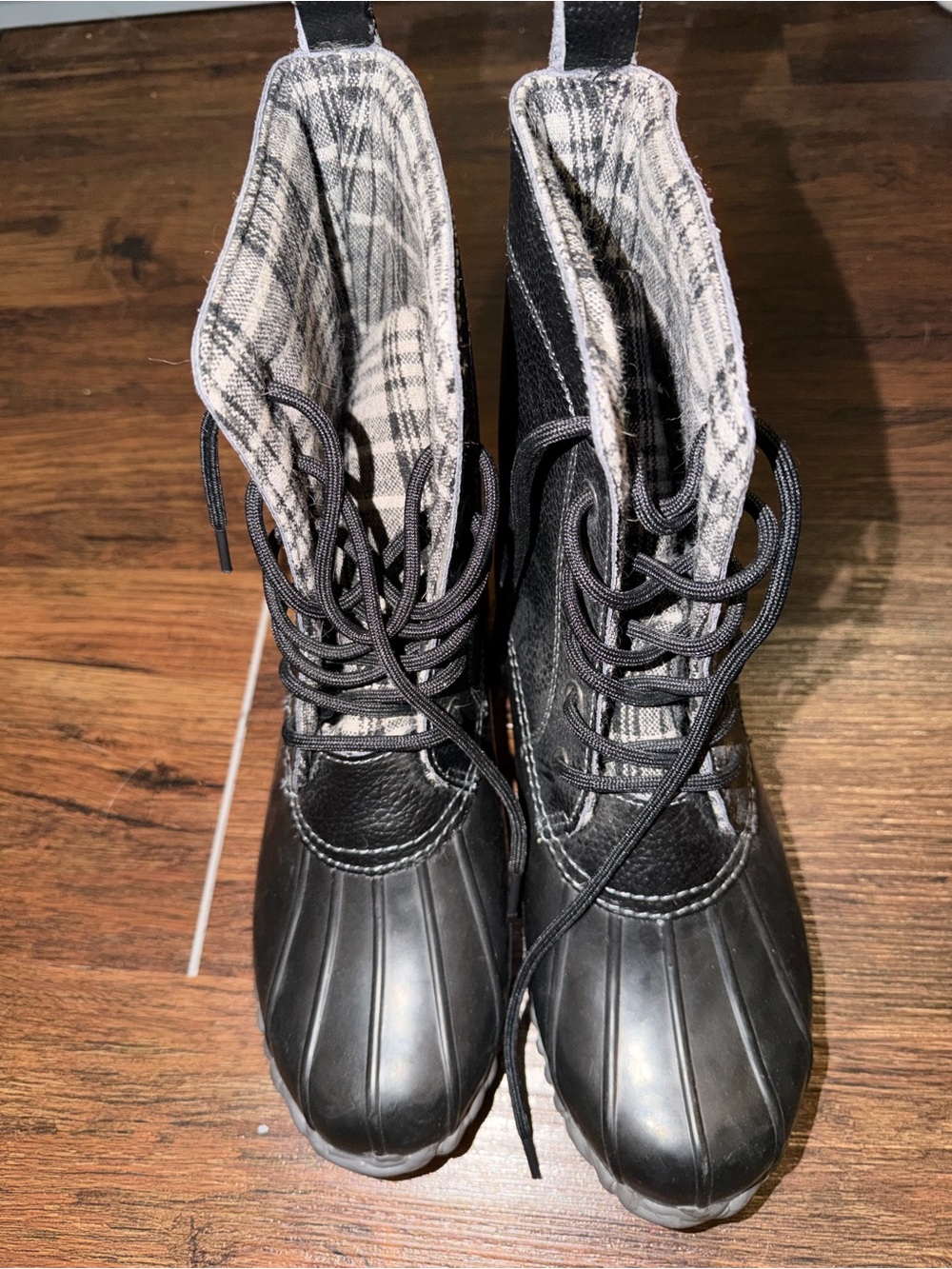 Sporto Black Lace-Up Waterproof Duck Boots - size 9